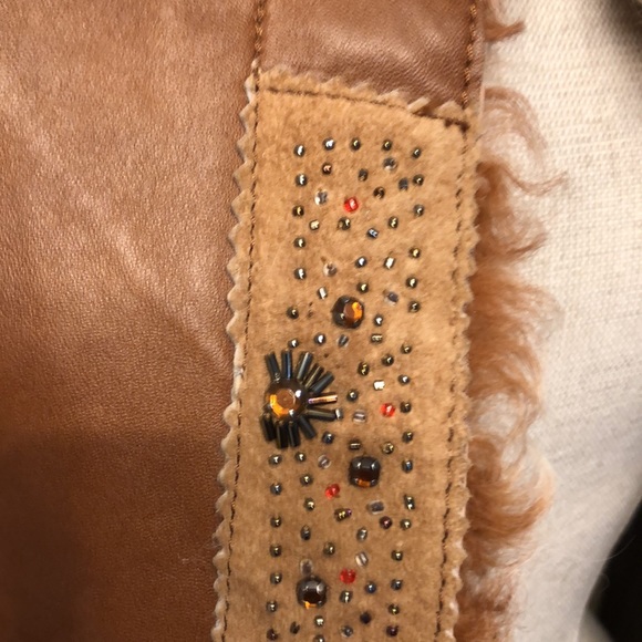 Gorgeous Cache 100% lamb leather jacket. The inside is polyester and lamb fur. - Picture 4 of 9